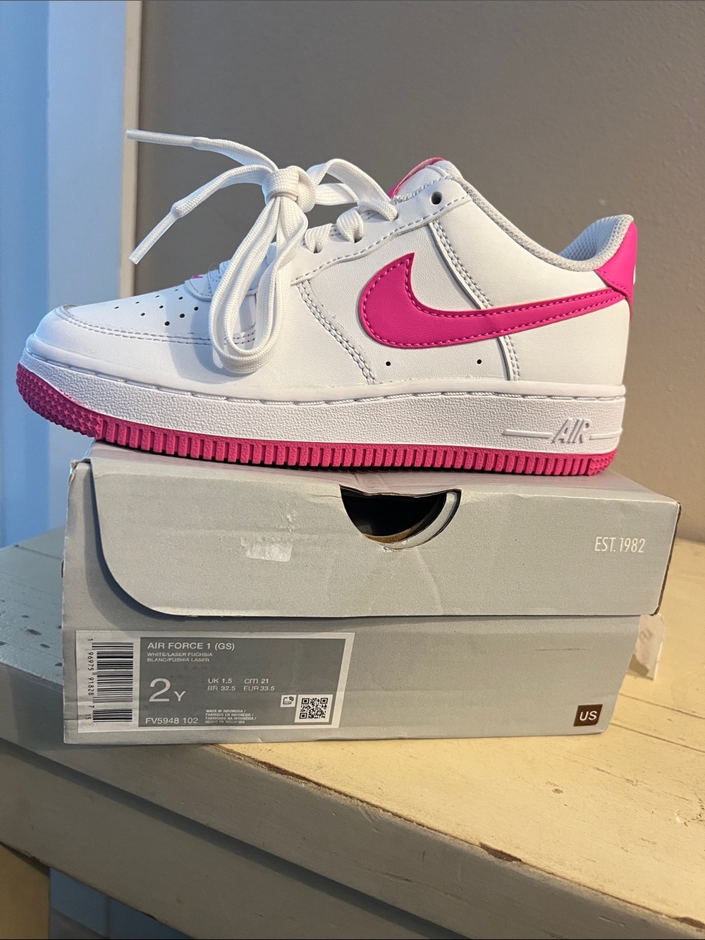 Nike Kids Air Force 1 Low-Top Sneakers in White and Pink
